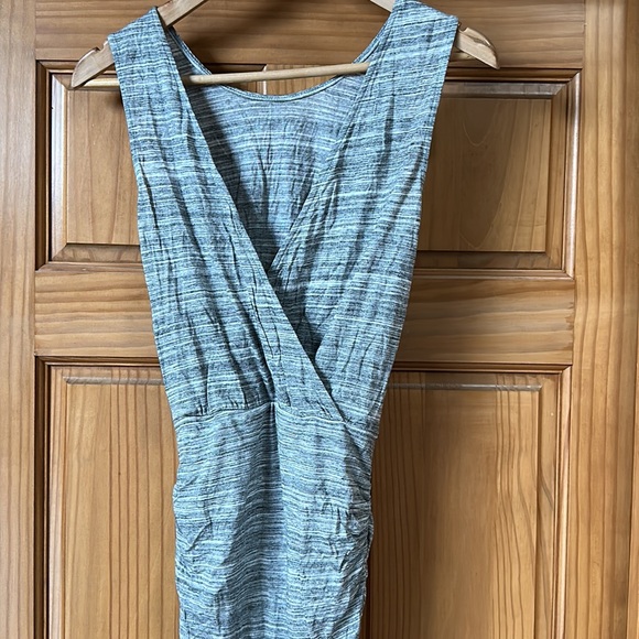 Women’s Dress - Picture 4 of 5